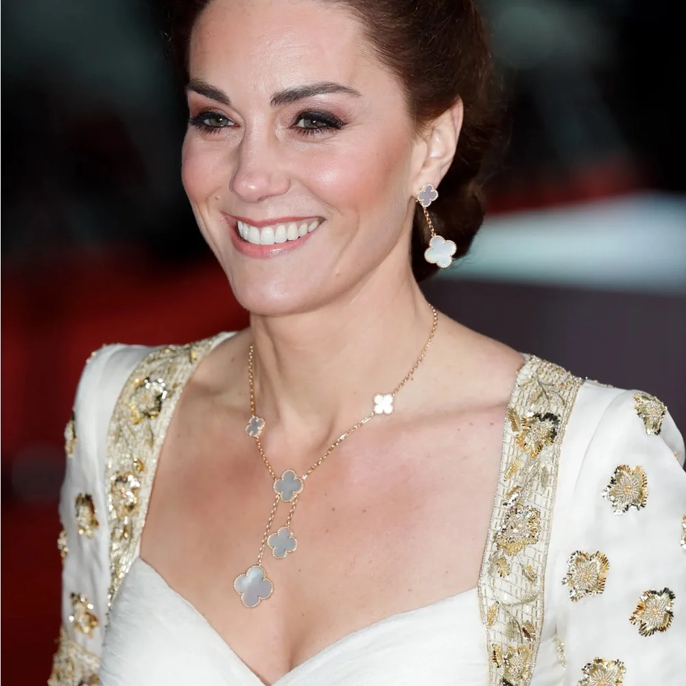 VAN CLEEF & ARPELS Necklace 18k Gold $25,000 - Picture 14 of 14